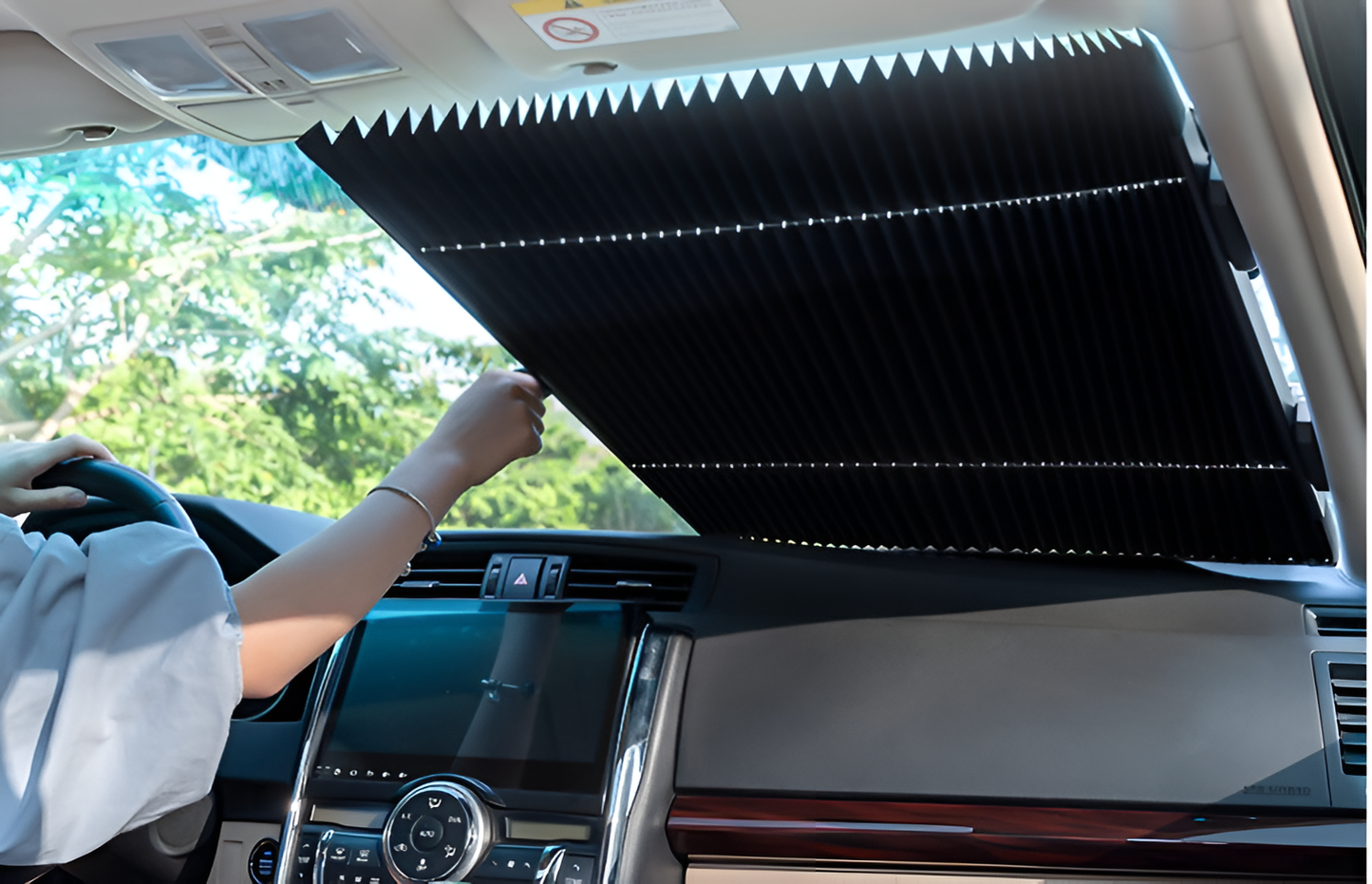 Retractable Windshield Sun Shade – Keep Your Car Cool & Protected